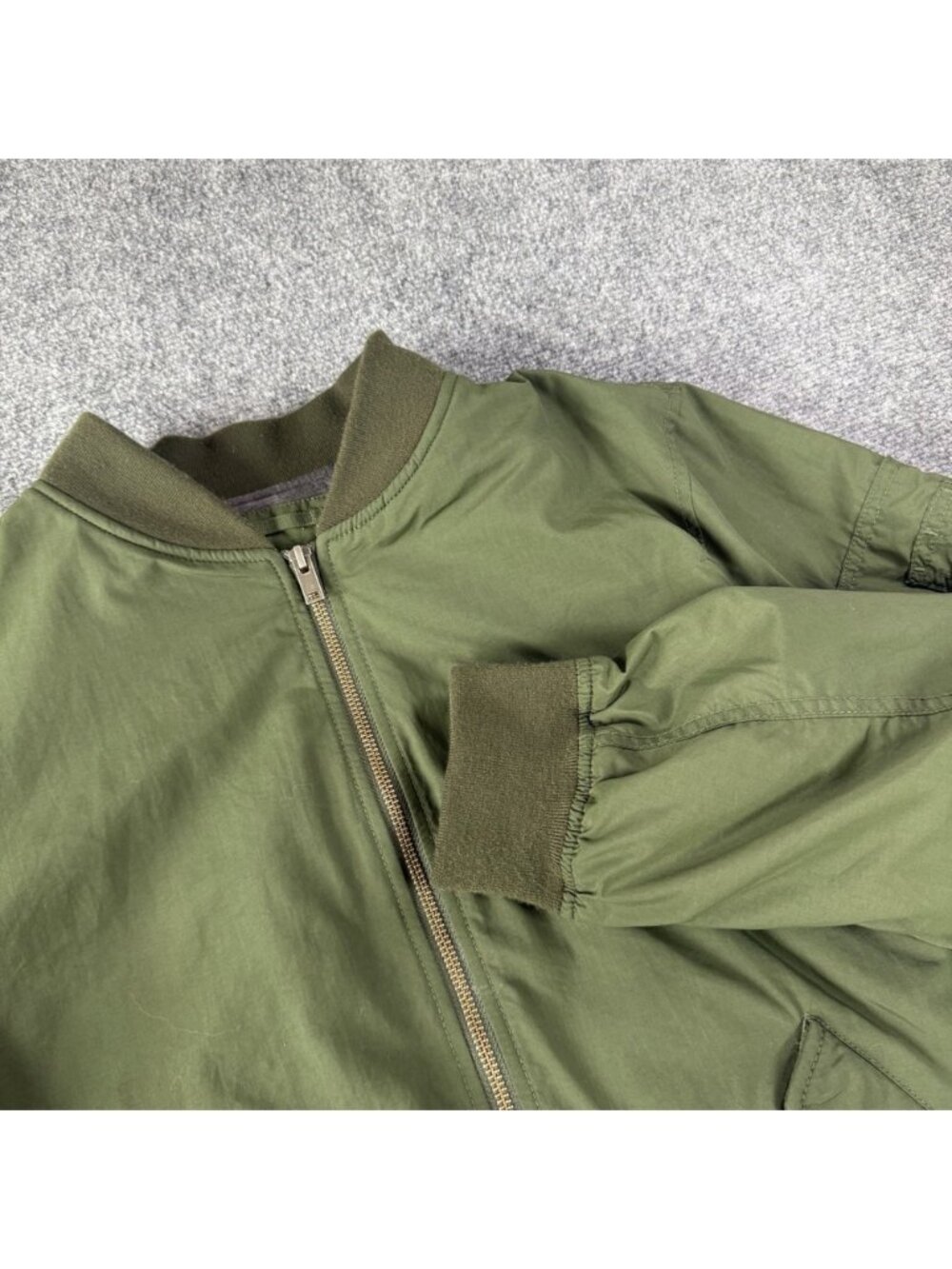 Uniqlo Utility Bomber Zip Up Jacket Lightweight Large Green Military Minimalist